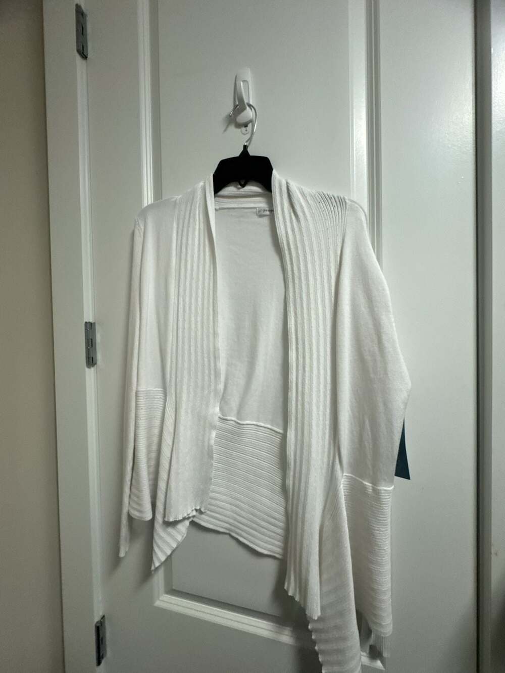 Passports Open Front Cardigan Size M White Ribbed Draped